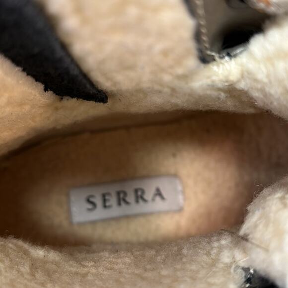 Serra Navy/Gray Thinsulate Boots in Size 9. EUC. Zippers on Insides. - Picture 3 of 5